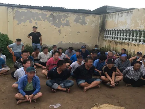 Bắt 39 người đánh bạc và tổ chức đánh bạc