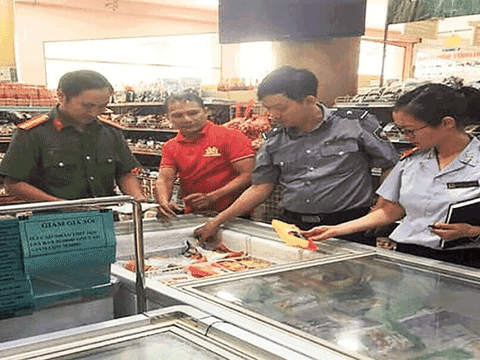 Nghệ An: Đã có 92 người mua pate Minh Chay