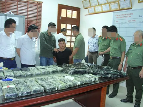 "Người vận chuyển" 250 nghìn viên ma tuý là thanh niên hay đi làm từ thiện