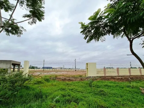 Hai dự án của CTCP Đầu tư Hà Tĩnh: “Quây tôn” chiếm đất vàng