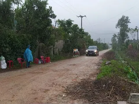 Thời tiết khu vực 13 thành viên đoàn cứu hộ thủy điện Rào Trăng 3 gặp nạn diễn biến xấu, huy động đèn công suất lớn sẵn sàng tìm kiếm xuyên đêm