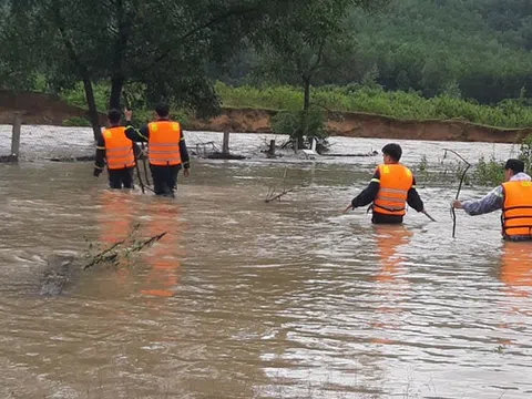 Lật bè khi đi đánh cá, nam sinh lớp 10 ở Hà Tĩnh mất tích