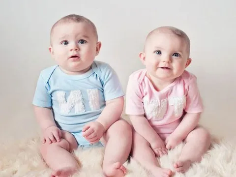 Cực kỳ hy hữu: Người mẹ đơn thân hai lần sinh đôi con trai trong 1 năm