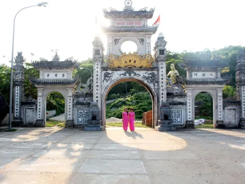 Danh thắng chùa và núi Thiên Cầm