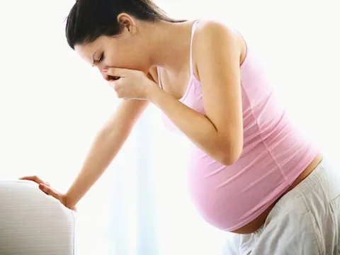 Không phải do ăn uống, chị em bị đầy bụng khi mang thai vì 4 nguyên nhân này