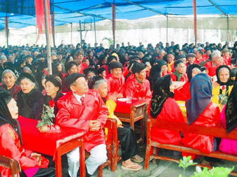 Nghệ An: Sự thật UBND xã hỗ trợ mừng “yến lão” cho mỗi cụ 10 ngàn đồng?