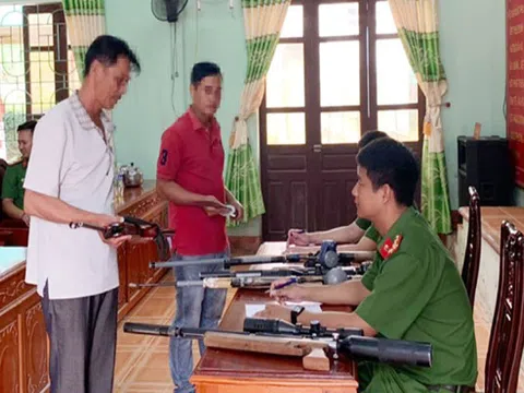 Hà Tĩnh: Công an Hương Khê thu hồi 88 khẩu súng các loại