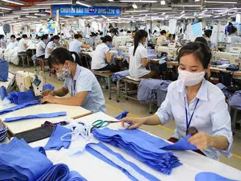 Từ tháng 2/2021, chị em đi làm "ngày đèn đỏ" sẽ được nhận thêm tiền lương