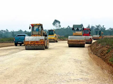 Nghệ An làm thế nào để hoàn tất giải phóng mặt bằng đại lộ Vinh - Cửa Lò?