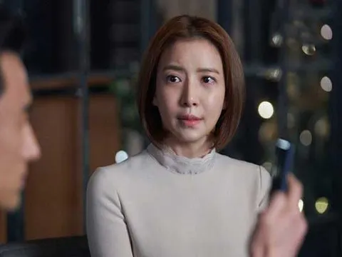 Vợ kiếm 40 triệu/tháng, chồng vẫn không cho bước cùng vì chê học thấp