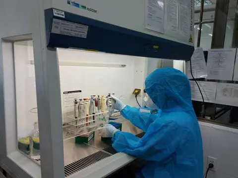 Phát hiện một người mắc Covid-19 sau ba tuần về Việt Nam